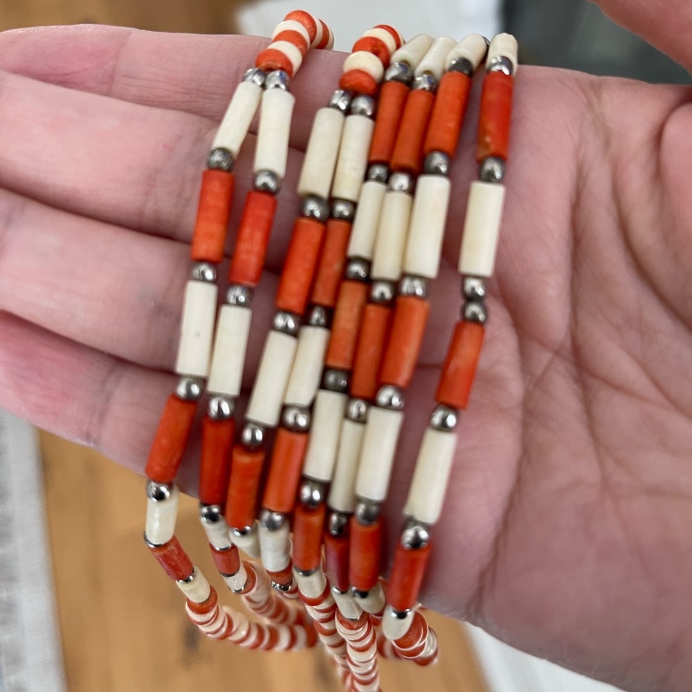 Vintage Native American red & white 4 strand buffalo bead silver spacer necklace - Picture 5 of 6